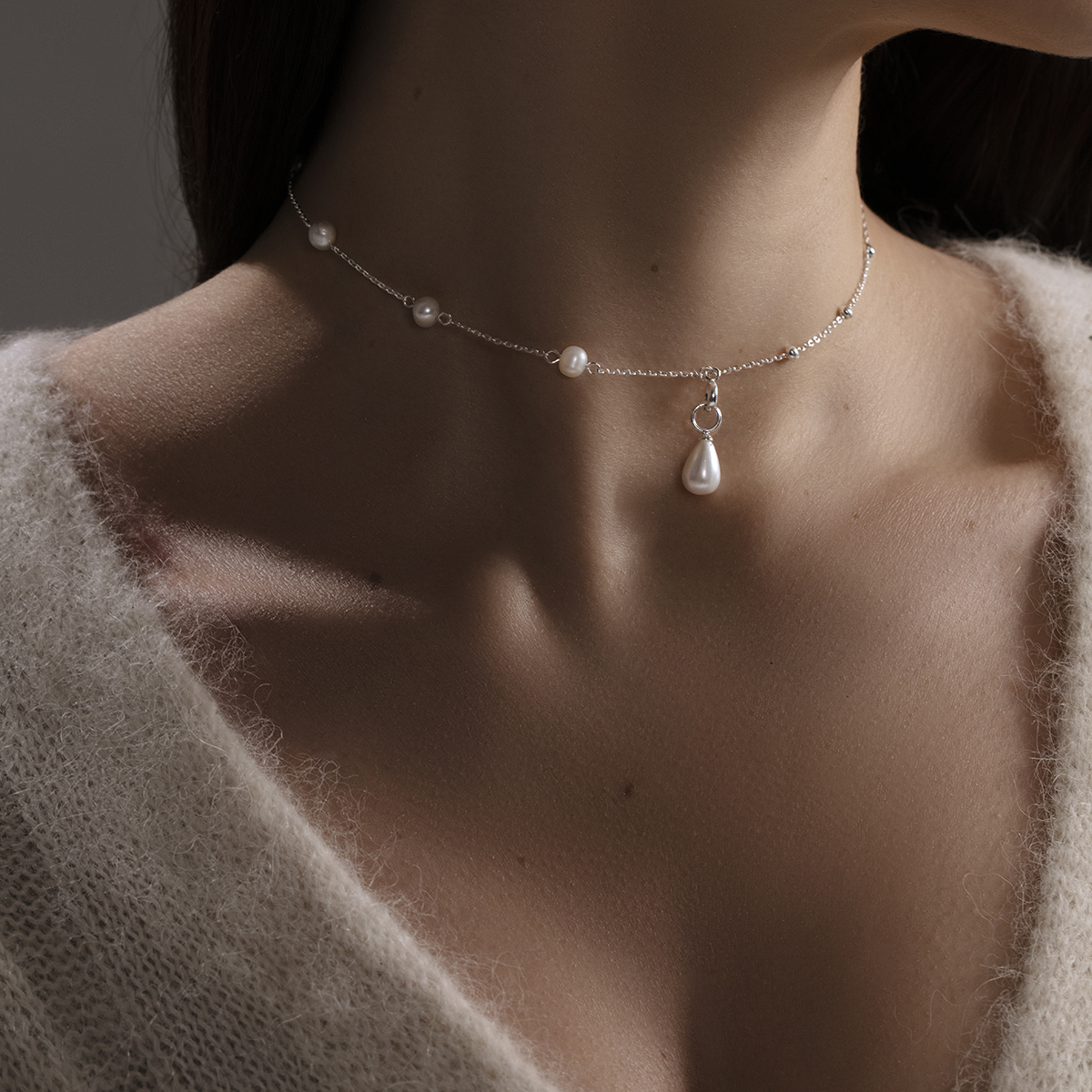 Choker z perłami z zawieszką Pearls posrebrzany