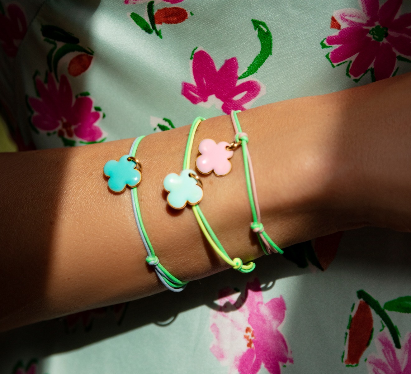 Bracelet double cordon avec Trèfle rond couleur turquoise