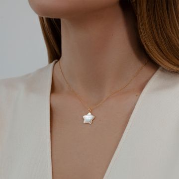 Collier avec étoile en nacre encadrée d'or 585 