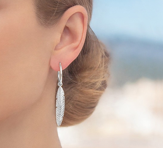 Boucle d'oreille gauche Plume avec chaîne en argent