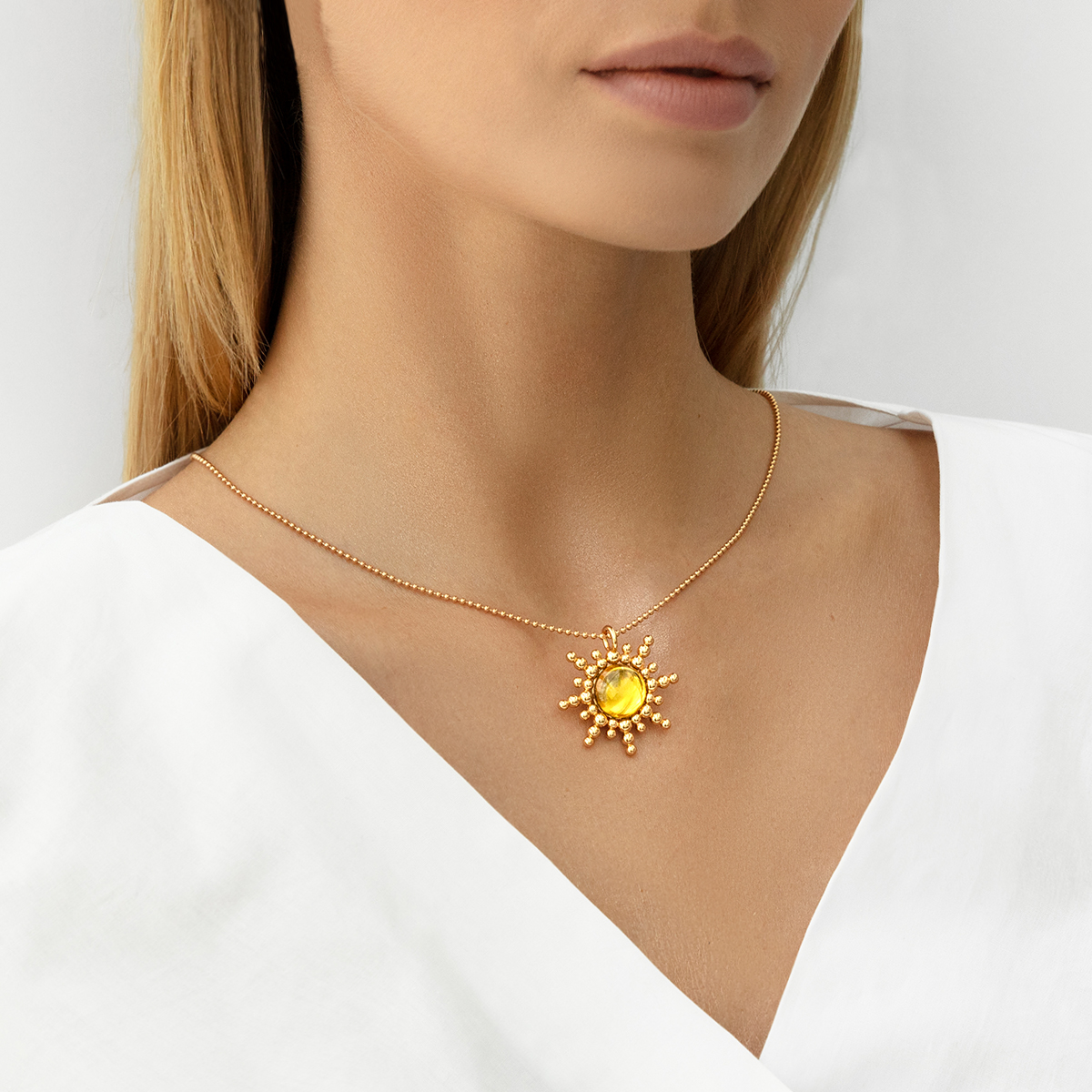 Collier chaîne avec pendentif Sun quartz jaune et doré à l’or fin 